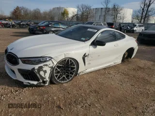 2020 BMW M8 Competition z VIN WBSAE0C06LBM08425, wystawiony jako Copart lot #75154953 z przebiegiem Nie podano mil oraz . Historia ofert i sprzedaży dostępna na DreamBid. Obrazek 1.