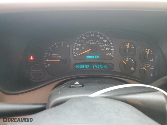 2004 Chevrolet Silverado 1500 LS with VIN 1GCEC14V94Z186793, listed as a Copart auction lot 83448234 with 176,573 mi miles and Clean Title. Bid and sale history available at carsss.com. Image 9.
