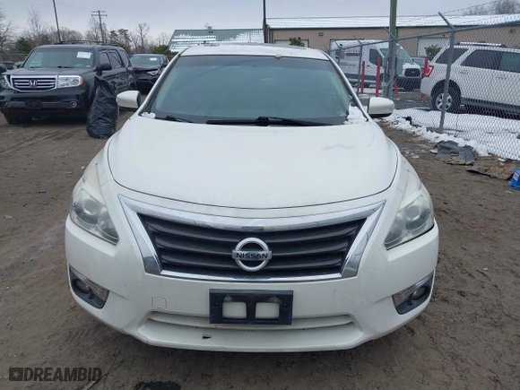 2013 Nissan Altima 3.5 SL with VIN 1N4BL3AP1DC173971, listed as a IAAI auction lot 41330016 with 185,945 mi miles. Bid and sale history available at carsss.com. Image 13.