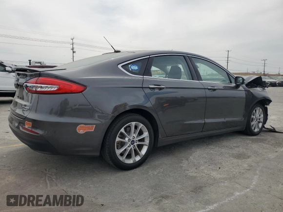 2020 Ford Fusion Titanium with VIN 3FA6P0SU4LR132467, listed as a Copart auction lot 58848425 with 39,823 mi miles and Salvage title. Bid and sale history available at DreamBid. Image 3.