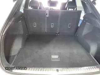 2023 Audi Q3 S line Premium с VIN WA1DECF38P1102974, выставлен на аукционе IAAI как лот 42852727 с пробегом 45 357 миль миль и . История ставок и продаж доступна на DreamBid. Изображение 24.