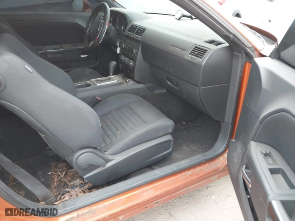 2011 Dodge Challenger with VIN 2B3CJ4DG8BH596175, listed as a IAAI auction lot 41686531 with 123,095 mi miles. Bid and sale history available at carsss.com. Image 5.