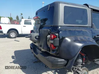 2023 Ford Bronco Raptor z VIN 1FMEE5JR4PLB08305, wystawiony jako IAAI lot #42114663 z przebiegiem 30 505 mil mil oraz . Historia ofert i sprzedaży dostępna na DreamBid. Obrazek 4.