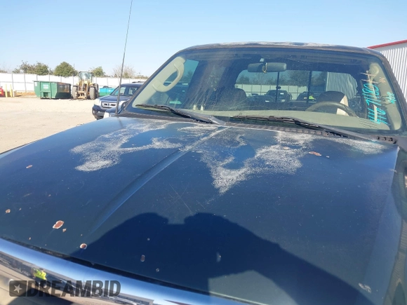 2003 Ford Super Duty F-250 XL with VIN 1FTNW21S23EA08088, listed as a IAAI auction lot 41671180 with 250,765 mi miles. Bid and sale history available at carsss.com. Image 6.
