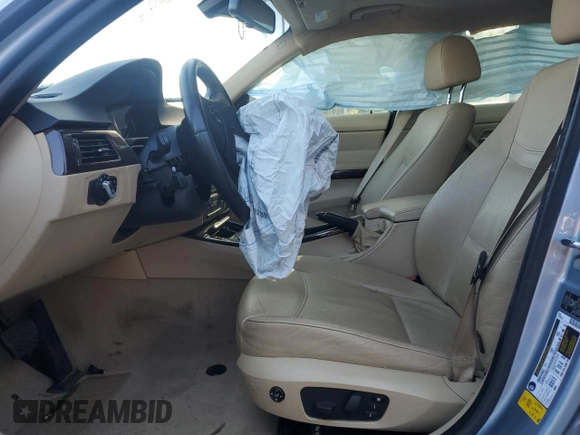 2009 BMW 3 Series 328i z VIN WBAPH775X9NL82214, wystawiony jako Copart lot #50317875 z przebiegiem Nie podano mil oraz Nie do naprawy • Non repairable. Historia ofert i sprzedaży dostępna na DreamBid. Obrazek 7.