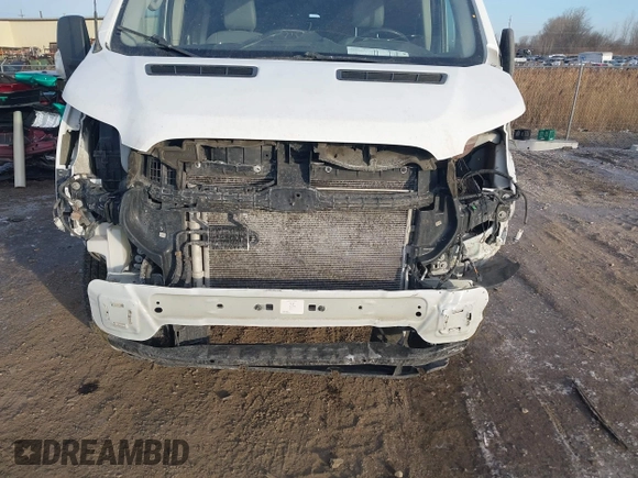 2017 Ford Transit z VIN 1FTYR1YM0HKB27935, wystawiony jako IAAI lot #41513908 z przebiegiem 80 422 mil mil oraz . Historia ofert i sprzedaży dostępna na DreamBid. Obrazek 6.