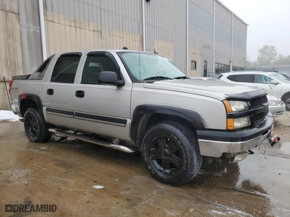 2004 Chevrolet Avalanche Z71 with VIN 3GNEK12T34G226359, listed as a Copart auction lot 71777754 with 240,552 mi miles and Non Repairable. Bid and sale history available at carsss.com. Image 4.