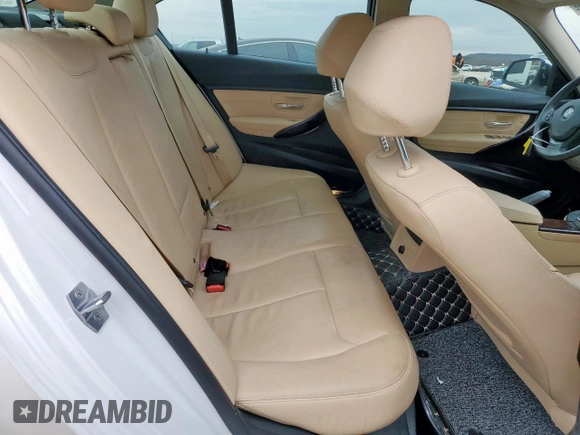 2018 BMW 3 Series 320i with VIN WBA8A9C54JAH12292, listed as a Copart auction lot 46130525 with 33,012 mi miles and Salvage Title. Bid and sale history available at carsss.com. Image 10.