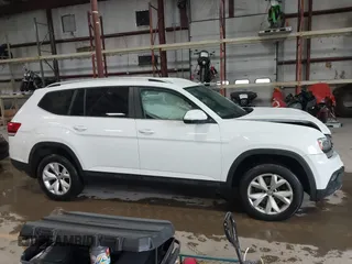 2018 Volkswagen Atlas SE with VIN 1V2KR2CA2JC569381, listed as a IAAI auction lot 41843200 with 87,769 mi miles and . Bid and sale history available at DreamBid. Image 13.