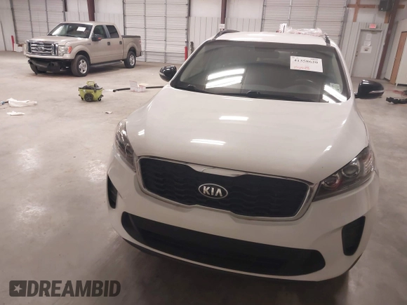 2019 Kia Sorento LX V6 with VIN 5XYPG4A57KG601463, listed as a IAAI auction lot 41358620 with 105,948 mi miles. Bid and sale history available at carsss.com. Image 13.