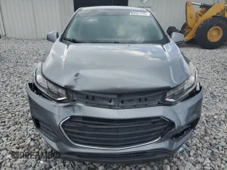 2020 Chevrolet Trax LS z VIN 3GNCJKSB3LL227038, wystawiony jako Copart lot #60031745 z przebiegiem 111 416 mil mil oraz Nie do naprawy • Non repairable. Historia ofert i sprzedaży dostępna na DreamBid. Obrazek 5.
