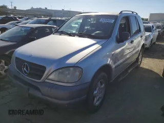 1999 Mercedes-Benz M-Class with VIN 4JGAB54EXXA144088, listed as a Copart auction lot 44268454 with 283,774 mi miles and Clean Title. Bid and sale history available at carsss.com. Image 1.