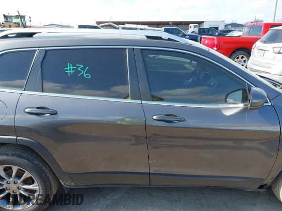 2020 Jeep Cherokee Altitude with VIN 1C4PJLLB5LD580742, listed as a IAAI auction lot 41483128 with 77,127 mi miles. Bid and sale history available at carsss.com. Image 14.