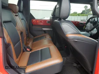 2022 Ford Bronco с VIN 1FMEE5DP9NLB49973, выставлен на аукционе Copart как лот 56214605 с пробегом 23 697 миль миль и Списание • Salvage title. История ставок и продаж доступна на DreamBid. Изображение 11.