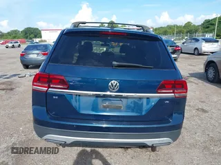 2018 Volkswagen Atlas SE with VIN 1V2CR2CA1JC561003, listed as a IAAI auction lot 42556798 with 124,147 mi miles and . Bid and sale history available at DreamBid. Image 16.