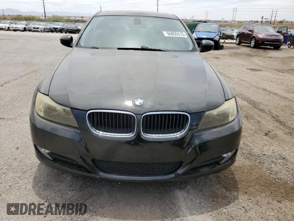 2009 BMW 3 Series 328i z VIN WBAPH57569NM34006, wystawiony jako Copart lot #56855315 z przebiegiem 146 045 mil mil oraz Czysty tytuł • Clean title. Historia ofert i sprzedaży dostępna na DreamBid. Obrazek 5.