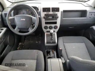 2008 Jeep Patriot Sport with VIN 1J8FT28W88D772426, listed as a Copart auction lot 82000924 with 220,130 mi miles and Clean Title. Bid and sale history available at carsss.com. Image 8.