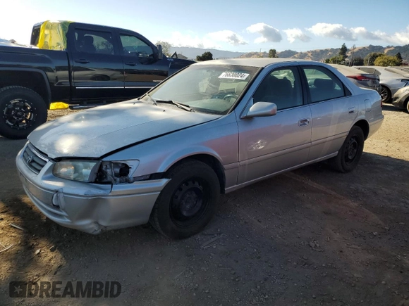 2001 Toyota Camry CE with VIN 4T1BG22K01U059585, listed as a Copart auction lot 89218725 with 253,747 mi miles and Clean Title. Bid and sale history available at carsss.com. Image 1.