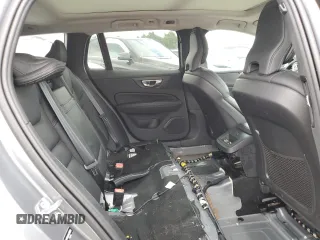 2020 Volvo V60 z VIN YV4102WK1L1035022, wystawiony jako Copart lot #59214433 z przebiegiem 41 211 mil mil oraz . Historia ofert i sprzedaży dostępna na DreamBid. Obrazek 10.