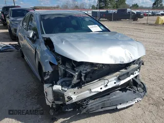 2020 Toyota Camry SE z VIN 4T1G11AK1LU308174, wystawiony jako IAAI lot #41675204 z przebiegiem 120 034 mil mil oraz . Historia ofert i sprzedaży dostępna na DreamBid. Obrazek 6.