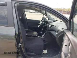 2019 Chevrolet Trax LS with VIN 3GNCJKSB4KL178849, listed as a IAAI auction lot 42006284 with 31,205 mi miles. Bid and sale history available at carsss.com. Image 5.