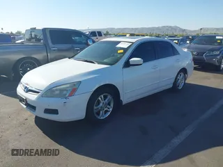 2006 Honda Accord EX-L z VIN 1HGCM56876A170694, wystawiony jako IAAI lot #42299743 z przebiegiem 182 601 mil mil oraz . Historia ofert i sprzedaży dostępna na DreamBid. Obrazek 2.