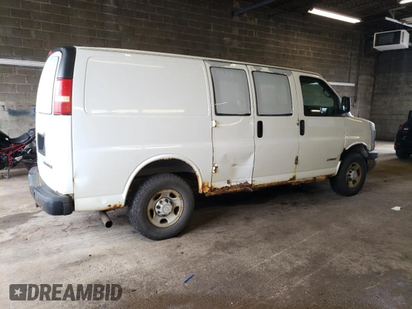 2006 Chevrolet Express Cargo Van with VIN 1GCGG25V361209424, listed as a Copart auction lot 82199034 with 178,239 mi miles and Non Repairable. Bid and sale history available at carsss.com. Image 3.