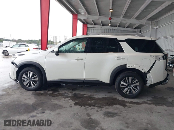 2024 Nissan Pathfinder SL z VIN 5N1DR3CA7RC312806, wystawiony jako IAAI lot #41354638 z przebiegiem 1 148 mil mil oraz . Historia ofert i sprzedaży dostępna na DreamBid. Obrazek 14.