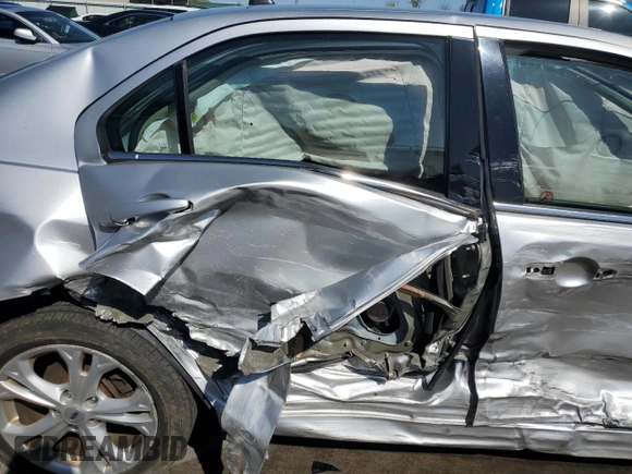 2012 Ford Fusion SE with VIN 3FAHP0HG1CR323080, listed as a Copart auction lot 53715485 with 109,179 mi miles and Salvage title. Bid and sale history available at DreamBid. Image 10.