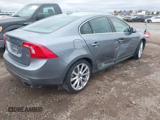 2017 Volvo S60 Inscription with VIN LYV402HK5HB154043, listed as a IAAI auction lot 41763769 with 136,736 mi miles. Bid and sale history available at carsss.com. Image 4.