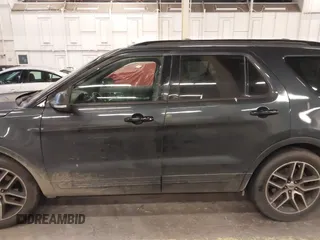 2017 Ford Explorer Sport z VIN 1FM5K8GT9HGA04092, wystawiony jako IAAI lot #41354237 z przebiegiem 96 620 mil mil oraz . Historia ofert i sprzedaży dostępna na DreamBid. Obrazek 14.