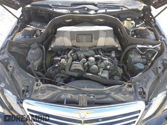 2010 Mercedes-Benz E-Class E 550 Luxury with VIN WDDHF9AB5AA143775, listed as a IAAI auction lot 41980967 with 1 mi miles. Bid and sale history available at carsss.com. Image 10.