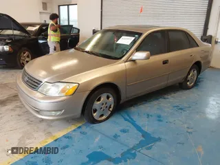 2004 Toyota Avalon XL z VIN 4T1BF28B34U366361, wystawiony jako IAAI lot #42219572 z przebiegiem 231 782 mil mil oraz . Historia ofert i sprzedaży dostępna na DreamBid. Obrazek 2.