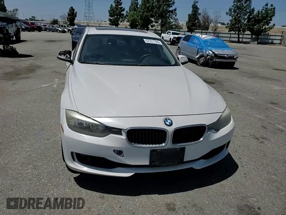 2013 BMW 3 Series 328i z VIN WBA3C1C56DF436269, wystawiony jako Copart lot #57311725 z przebiegiem 139 482 mil mil oraz Szkody całkowita. Historia ofert i sprzedaży dostępna na DreamBid. Obrazek 13.
