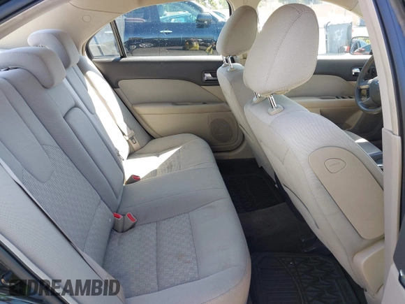 2010 Ford Fusion SE z VIN 3FAHP0HA2AR131918, wystawiony jako IAAI lot #42678902 z przebiegiem 180 828 mil mil oraz . Historia ofert i sprzedaży dostępna na DreamBid. Obrazek 8.