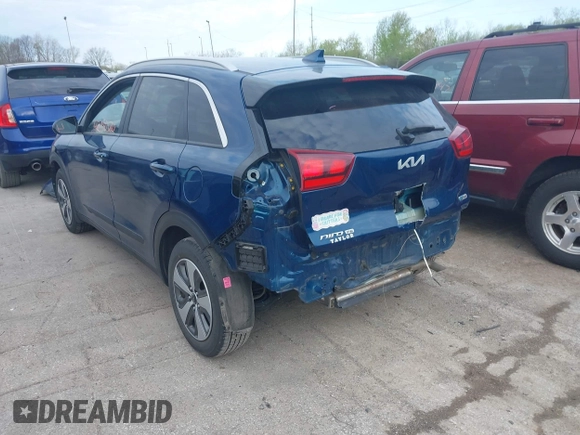 2022 Kia Niro LX with VIN KNDCB3LCXN5512079, listed as a IAAI auction lot 42090560 with 36,552 mi miles. Bid and sale history available at carsss.com. Image 3.