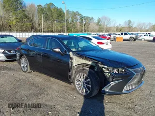 2019 Lexus ES with VIN 58ABZ1B14KU038650, listed as a IAAI auction lot 41645752 with 51,962 mi miles. Bid and sale history available at carsss.com. Image 1.