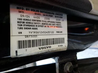 2005 Volvo S60 with VIN YV1RS612X52435120, listed as a Copart auction lot 87970165 with 254,328 mi miles and Salvage title. Bid and sale history available at DreamBid. Image 14.