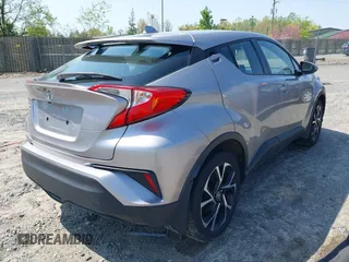 2020 Toyota C-HR LE z VIN NMTKHMBX6LR106469, wystawiony jako IAAI lot #41972012 z przebiegiem 51 316 mil mil oraz . Historia ofert i sprzedaży dostępna na DreamBid. Obrazek 4.