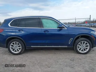 2021 BMW X5 xDrive45e with VIN 5UXTA6C07M9F32034, listed as a IAAI auction lot 41832720 with 28,453 mi miles. Bid and sale history available at carsss.com. Image 14.