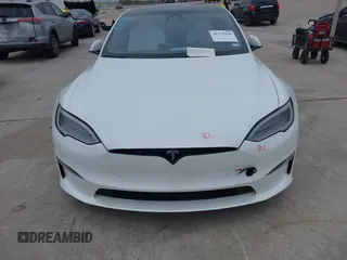 2021 Tesla Model S Plaid z VIN 5YJSA1E64MF452744, wystawiony jako IAAI lot #41375136 z przebiegiem Nie podano mil oraz . Historia ofert i sprzedaży dostępna na DreamBid. Obrazek 11.