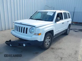 2016 Jeep Patriot Sport z VIN 1C4NJPBA0GD710763, wystawiony jako IAAI lot #42408584 z przebiegiem 155 136 mil mil oraz . Historia ofert i sprzedaży dostępna na DreamBid. Obrazek 2.