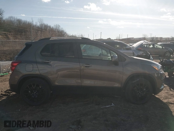 2022 Chevrolet Trax LT with VIN KL7CJPSM2NB530904, listed as a IAAI auction lot 41450539 with 41,280 mi miles. Bid and sale history available at carsss.com. Image 13.