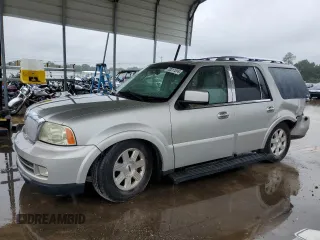 2005 Lincoln Navigator Luxury with VIN 5LMFU27545LJ15856, listed as a Copart auction lot 70311514 with 156,710 mi miles and Salvage Title. Bid and sale history available at carsss.com. Image 1.