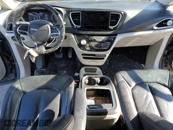 2021 Chrysler Pacifica Touring L with VIN 2C4RC1BG1MR552939, listed as a Copart auction lot 45279645 with 67,229 mi miles and Salvage Title. Bid and sale history available at DreamBid. Image 8.