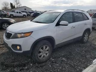 2011 Kia Sorento LX with VIN 5XYKT3A14BG045402, listed as a Copart auction lot 47060655 with 180,982 mi miles and Clean Title. Bid and sale history available at carsss.com. Image 1.