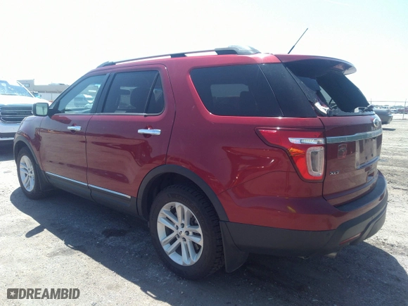 2014 Ford Explorer XLT with VIN 1FM5K8D85EGA87029, listed as a IAAI auction lot 37168851 with 112,113 mi miles. Bid and sale history available at carsss.com. Image 3.
