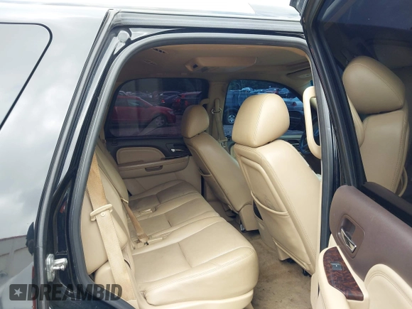 2013 GMC Yukon Denali z VIN 1GKS2EEFXDR305783, wystawiony jako IAAI lot #42305947 z przebiegiem 251 874 mil mil oraz . Historia ofert i sprzedaży dostępna na DreamBid. Obrazek 8.
