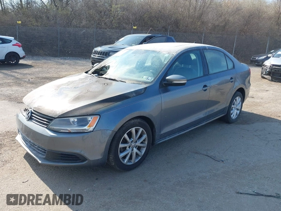 2011 Volkswagen Jetta Sedan SE w/Convenience & Sunroof PZEV with VIN 3VWDZ7AJ5BM305515, listed as a IAAI auction lot 41908863 with 1 mi miles. Bid and sale history available at carsss.com. Image 2.