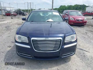 2014 Chrysler 300 z VIN 2C3CCAAG5EH373645, wystawiony jako IAAI lot #42282963 z przebiegiem 220 825 mil mil oraz . Historia ofert i sprzedaży dostępna na DreamBid. Obrazek 12.
